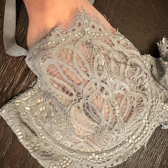 Victorias Secret Bra - Picture 2 of 5